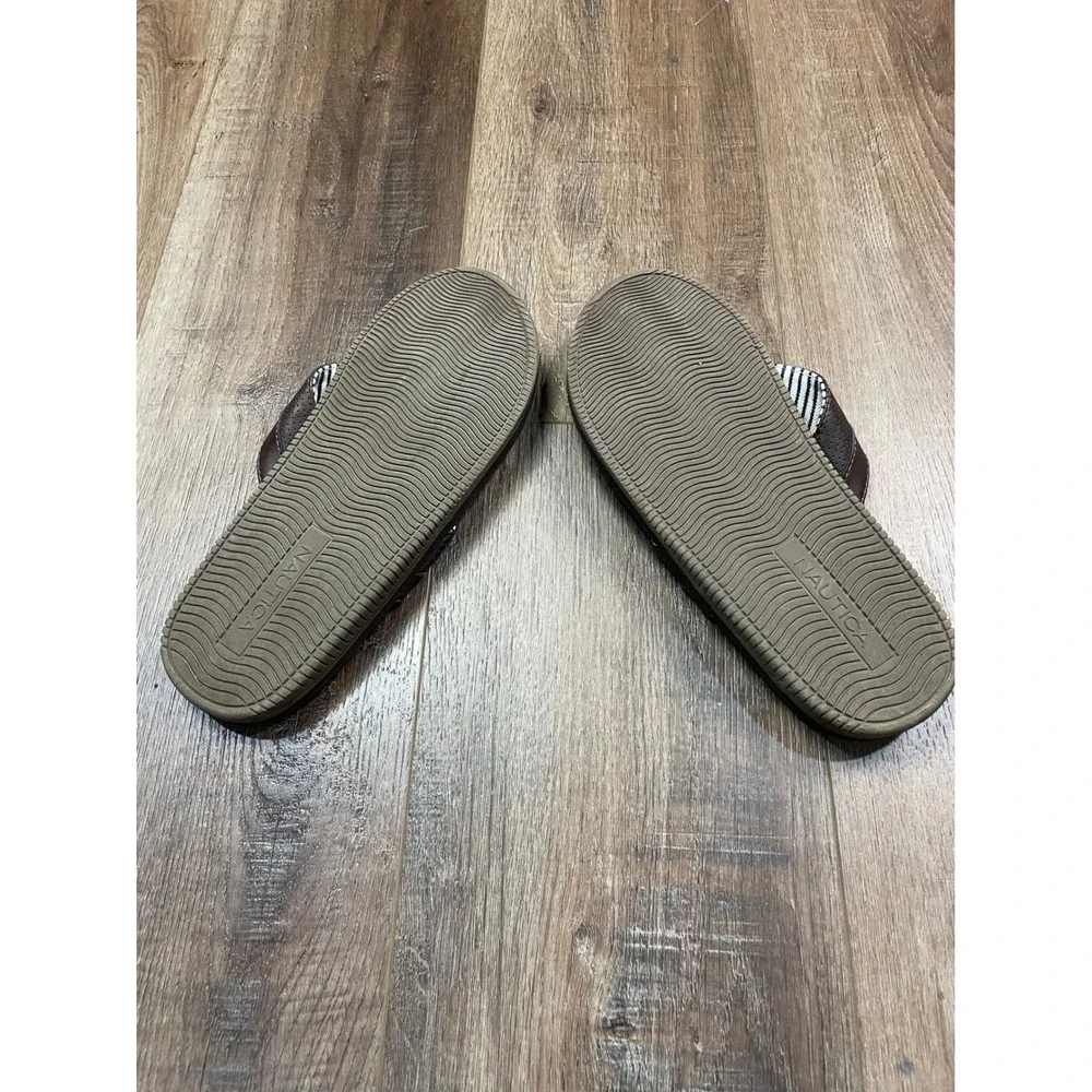 Nautica Clarkson 2 Mens Size 7 Brown Flip Flop Sandals Perforated Leather Thong